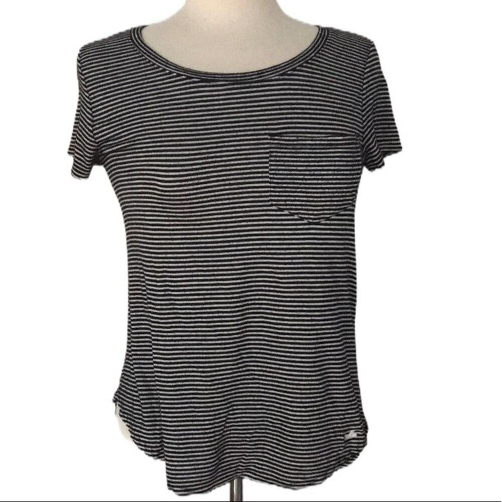 A17). Hollister Kids Hi-Lo Short Sleeve Striped Shirt - Picture 2 of 8